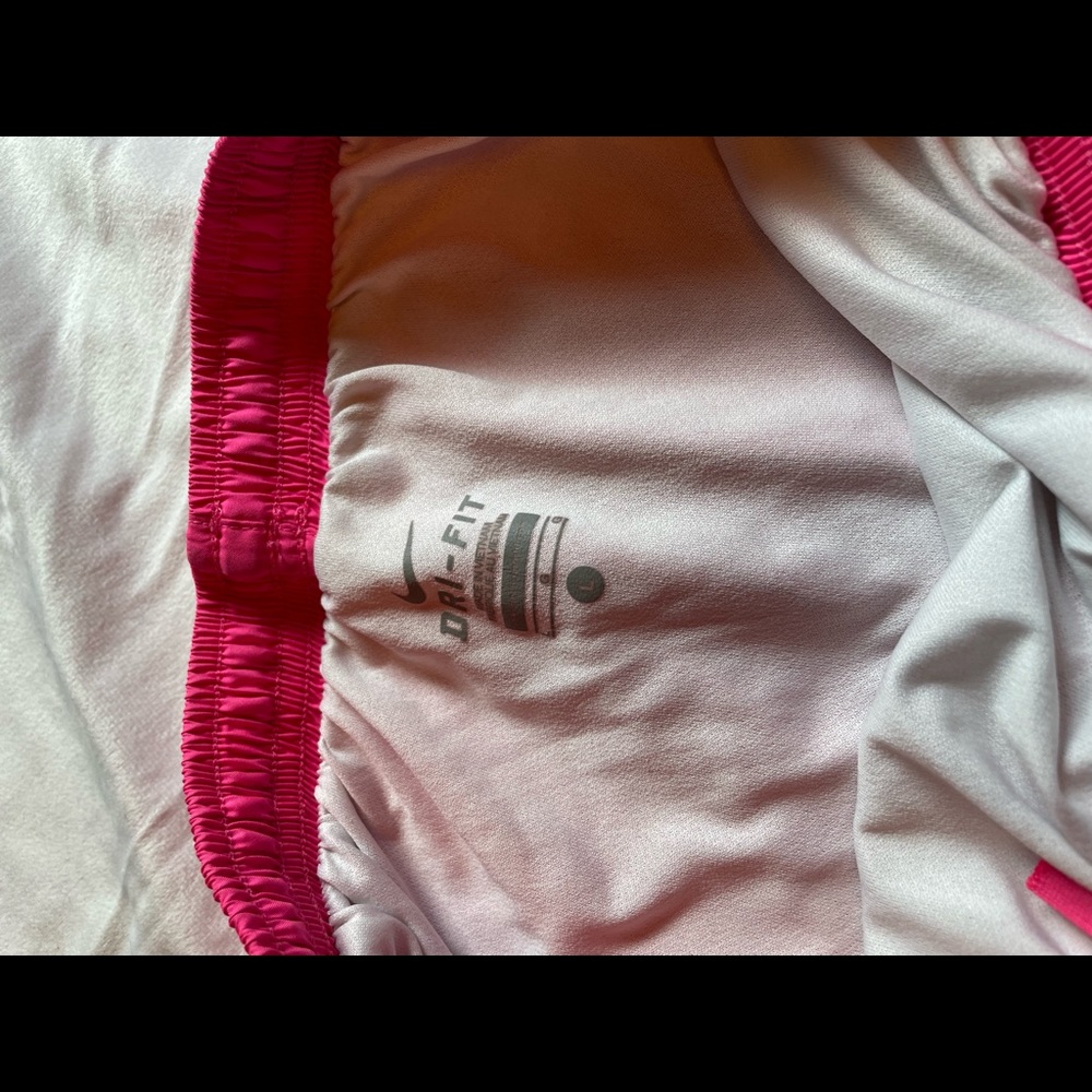 🌺 Nike Tempo Dri Fit Pink Running Shorts 🌺 - Picture 4 of 6